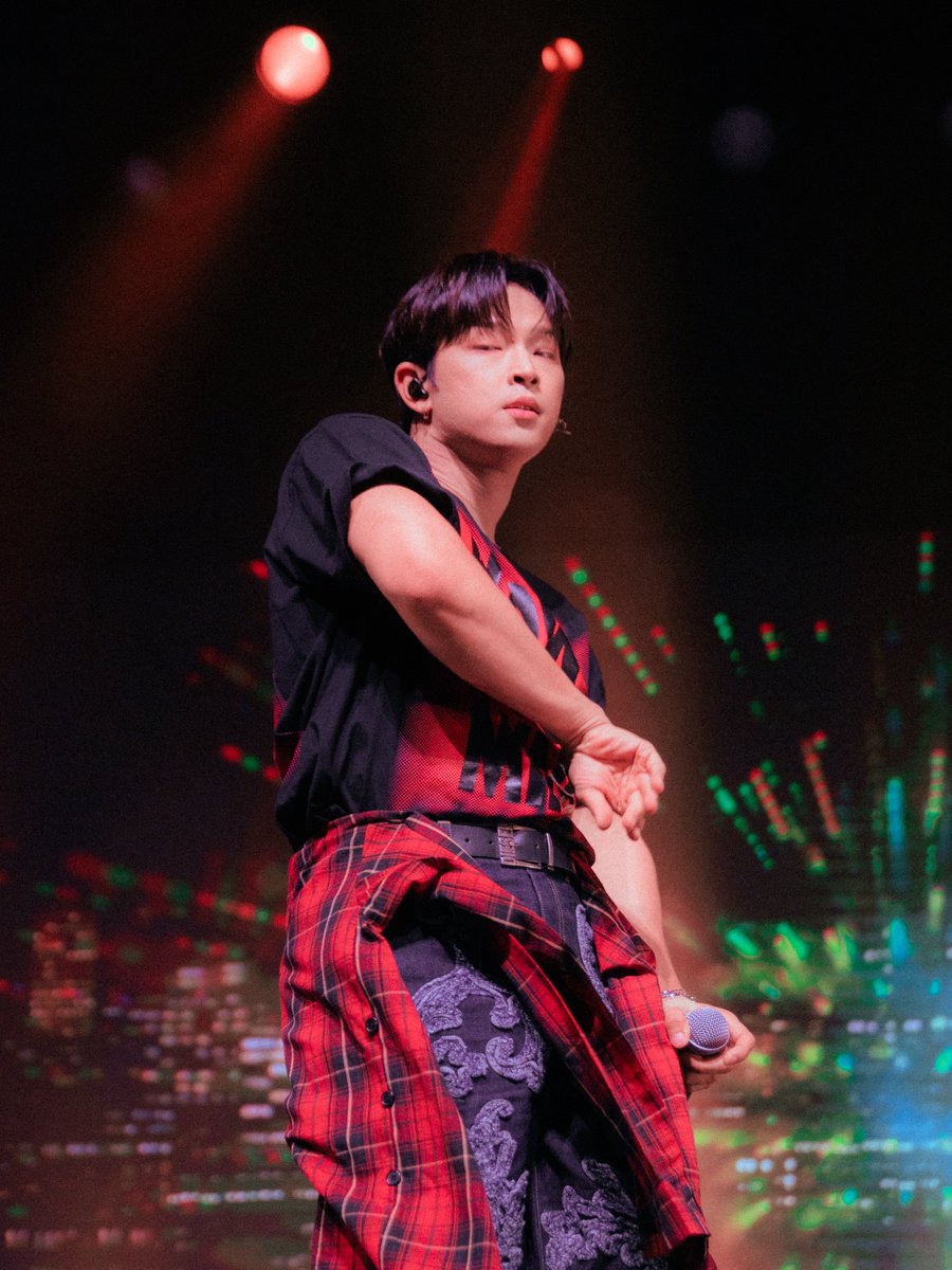 CiaraGlagola's tweet photo. ONEUS π¨ in Cleveland
πΈ for @commonrevolt
#ONEUS #μμ΄μ€ #h_our_us #ONEUSincleveland @official_ONEUS https://t.co/b7J3KC8z7Q