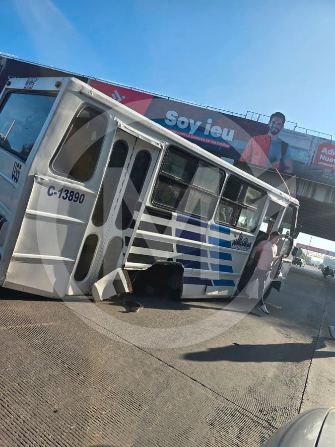 Se los he repetido una y otra vez. La revista vehicular es una farsa

Diario me reportan unidades que no podrían transitar

A simple vista ese autobus tiene más de 10 años, no debería estar ni en la calle

Si hubiera muerto alguien la responsable sería <a href="/silvia_tanus/">Silvia Tanús</a>