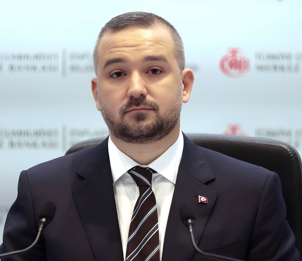 Merkez Bankası Başkanı Fatih Karahan:  

“Arabanızı her sene yenilemediğiniz için oradaki enflasyon düşüşünü hissetmiyorsunuz.”

#SONDAKİKA