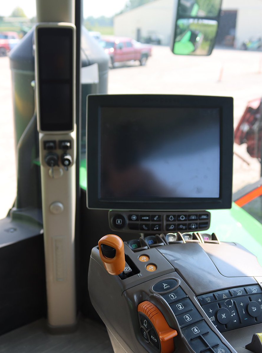 Featured Unit of the Week: 2018 John Deere 9370R | $442,900

✅ 0% Financing for 36 Months
✅ 1.99% Financing For 60 Months
✅ 2.99% Lease for 60 Months
✅ $20,000 OFF Listed Price

#johndeere #preowned #usedequipment #ontarioag #farming