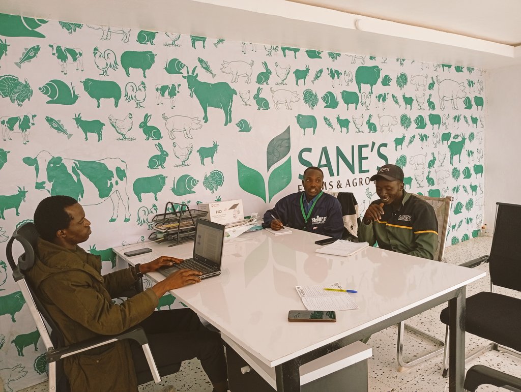 Tupsak_n's tweet photo. Farming is far more than a simple routine of planting and harvesting. It calls for a profound blend of specialized technical skills, careful long-term strategy development, thoughtful brainstorming, strategic planning, setting realistic goals, forecasting market trends, and https://t.co/aa7ZigZJrF