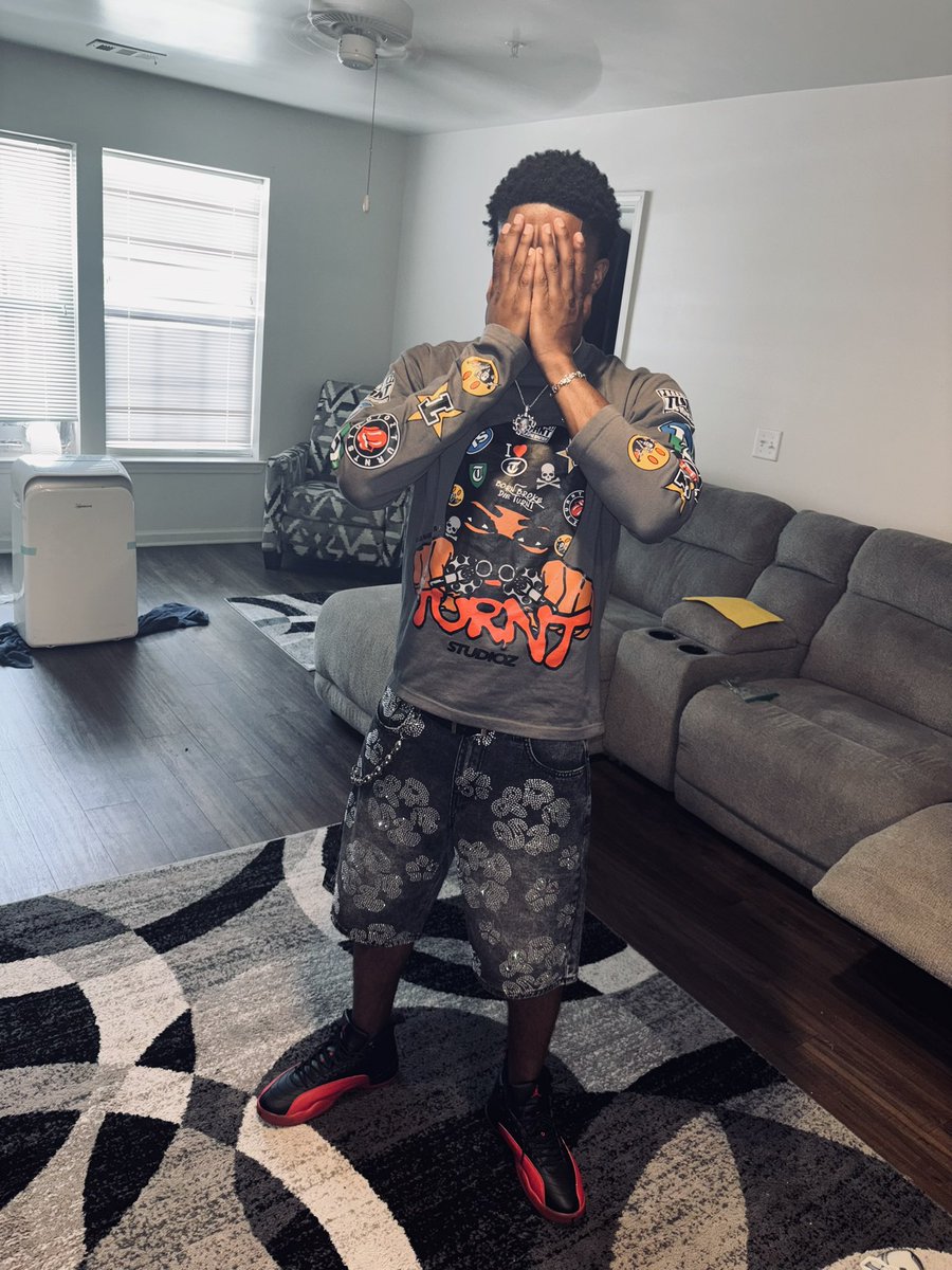 TeezyCarlito's tweet photo. 🦅🩸 https://t.co/8KhLLZ2nDp