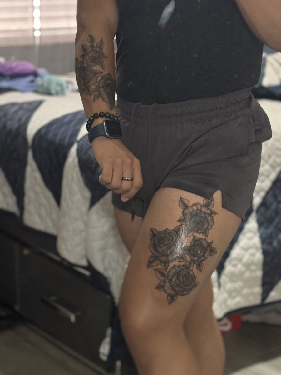 Christianlegos_'s tweet photo. Recently got this beautiful work of art done on me I’m in love❤️🌹🌹🌹 https://t.co/TUwnE62qCH