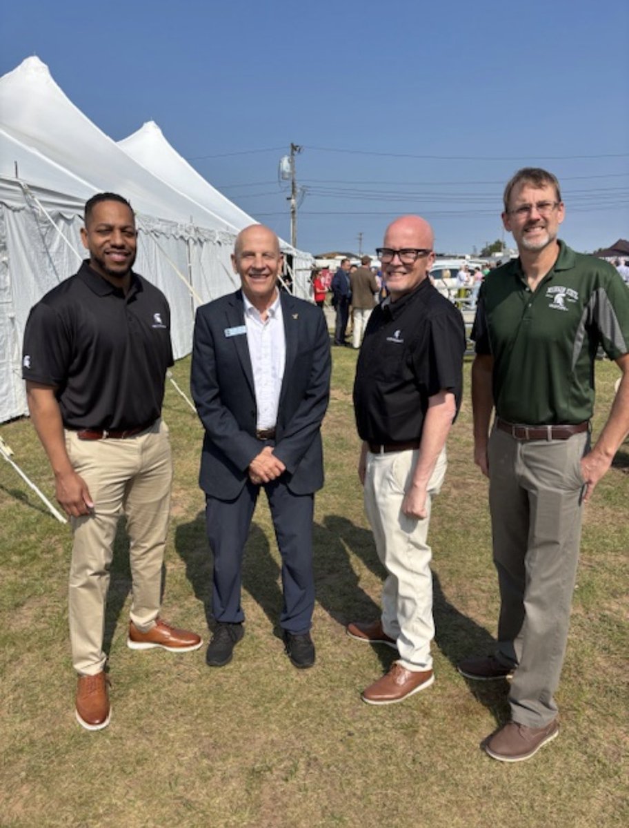 GeorgeSmithMSU's tweet photo. Thanks to Reps. Fairbairn, Prestin, Bohnak and Sen. McBroom for visiting with @QuentinRomar, @yooperforestry and I at the UP State Fair. We appreciate their support of @MSUAgBio and @MSUExtension. https://t.co/xe6Tms0AEm