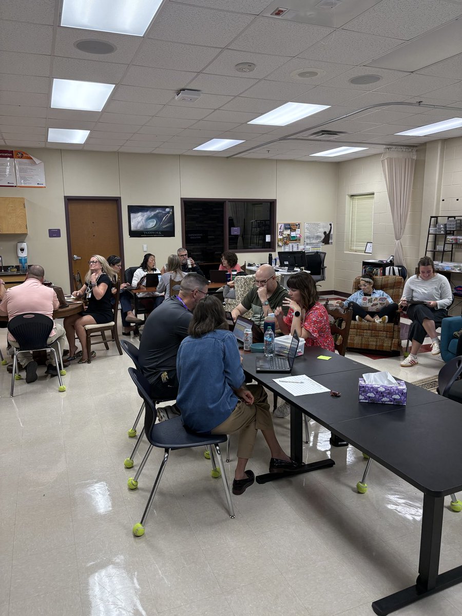 Week 1 PLCs going strong ⁦<a href="/Boernehs/">Boerne High School</a>⁩ ⁦<a href="/BoerneISD/">Boerne ISD</a>⁩ with flexible seating in PLC room