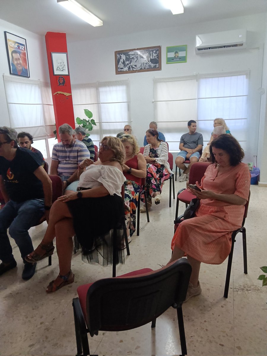 En la tarde de ayer  la @AsoLaAvellaneda  rindió homenaje  en Andalucía por el 99 aniversario del natalicio del líder histórico de la Revolución Cubana Fidel Castro.
#100AñosConFidel