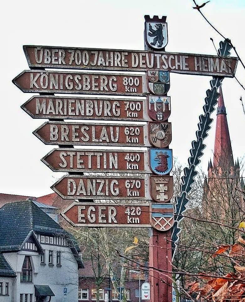 So müssen wir handeln. Niemand strebt einen Krieg an, aber wir müssen in unseren Forderungen entschlossen bleiben, denn sie sind gerecht. Zunächst müssen wir Deutschland mit seinen Grenzen von 1914 auf allen Schulatlanten, in den Nachrichten und auf der Wetterkarte darstellen.👇