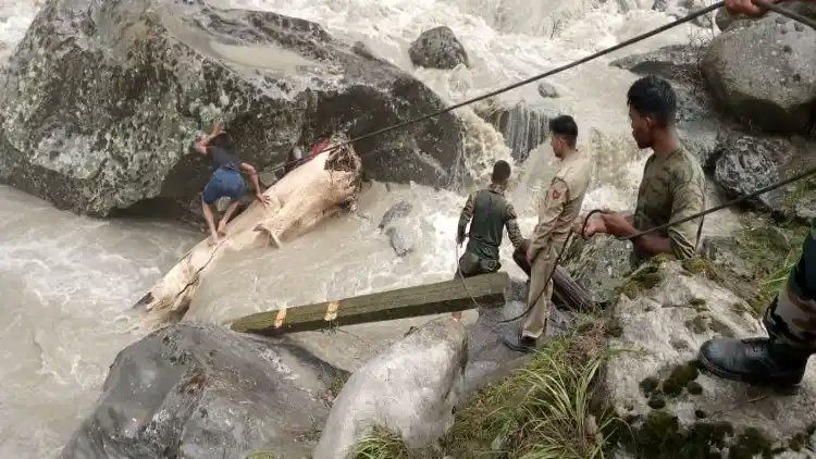 My thoughts and prayers are with those affected by the cloudburst in Chisoti, Kishtwar. May the departed rest in peace and the injured recover soon. Salute to the courage of the rescue teams.