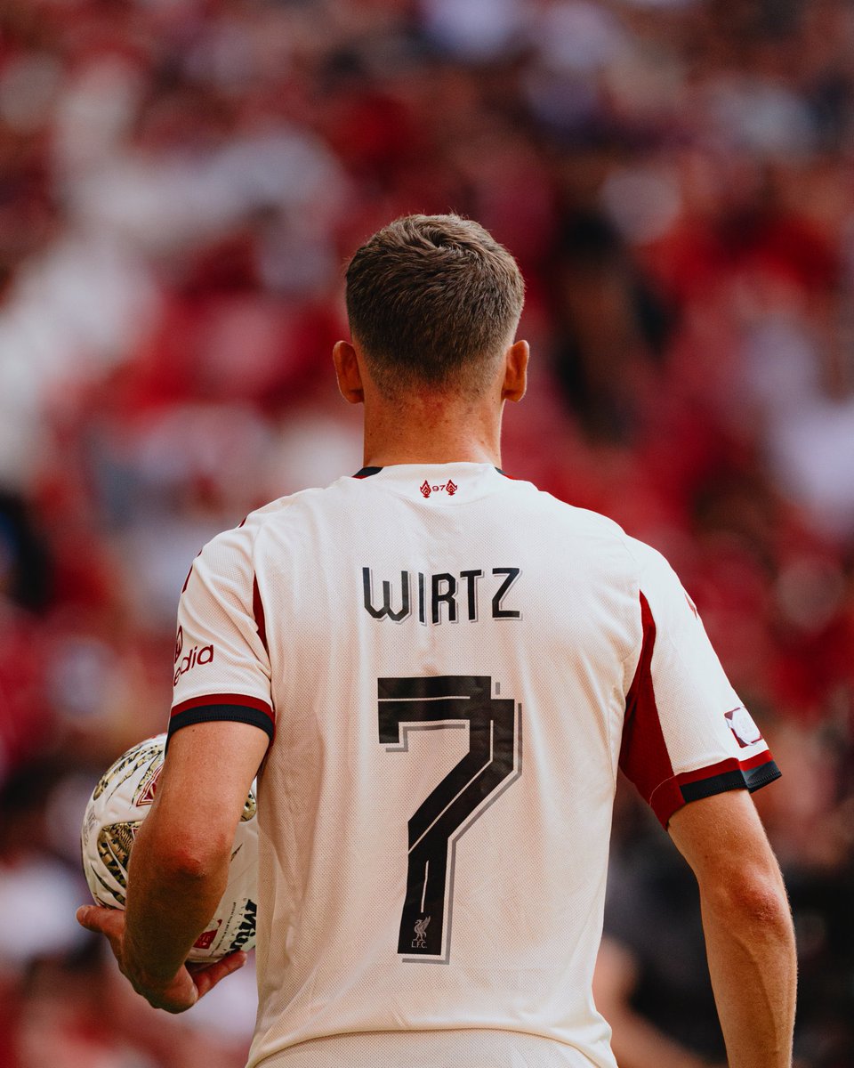 AnythingLFC_'s tweet photo. 💰 GIVEAWAY TIME! 💰

The Premier League Champions are back in action! 🔴

If Florian Wirtz scores vs Bournmouth &amp; Liverpool win, we’re giving away 2 × €50 cash! 🔥⚽

To enter you must:
✅ Like this post
✅ Follow @dribble_sports https://t.co/dyMr0J9nqm