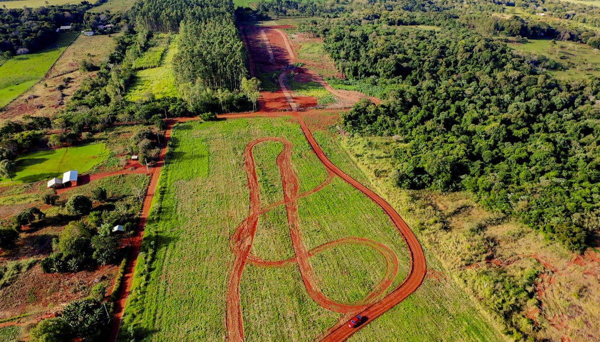 AngieDuartePy's tweet photo. 🇵🇾 De vertedero a vitrina mundial del deporte motor.

Hohenau se transforma y sorprende al mundo 🌍: el Circuito Saltos, antes un vertedero, será sede del Power Stage del @officialrallypy 

Desde la @Senatur_Py felicitamos y destacamos el trabajo del Intendente @EnriqueHahn https://t.co/8IHPiCf1q0