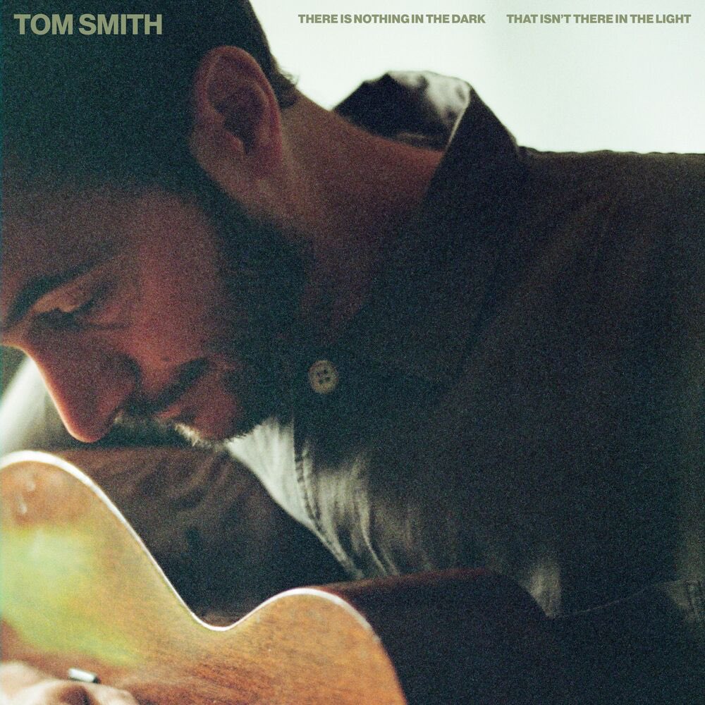 L'album da solista di Tom Smith degli <a href="/editorsofficial/">EDITORS</a> "There Is Nothing In The Dark That Isn’t There In The Light" uscirà il 5 dicembre. 💫
Si può preordinare qui: tomsmith.ochre.store/?ffm=FFM_44e8d… #editos