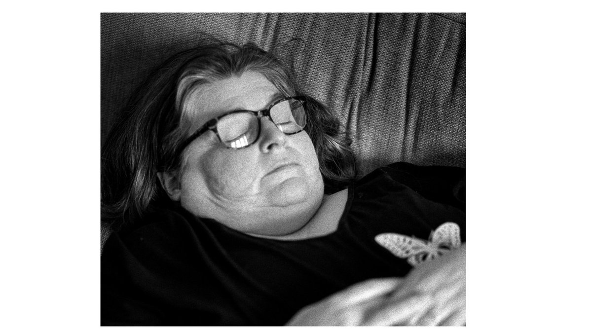 magnetoJJ's tweet photo. Lives We Cannot Live: Susie, Lincolnshire.
#pwme #MECFS #invisibleillness #meawarenesshour
#DocumentaryPhotography
#VisualStorytelling #LongTermProject #Photojournalism
#VisualActivism
#SocialDocumentary
#PhotographyForChange https://t.co/hUR0hD6okW