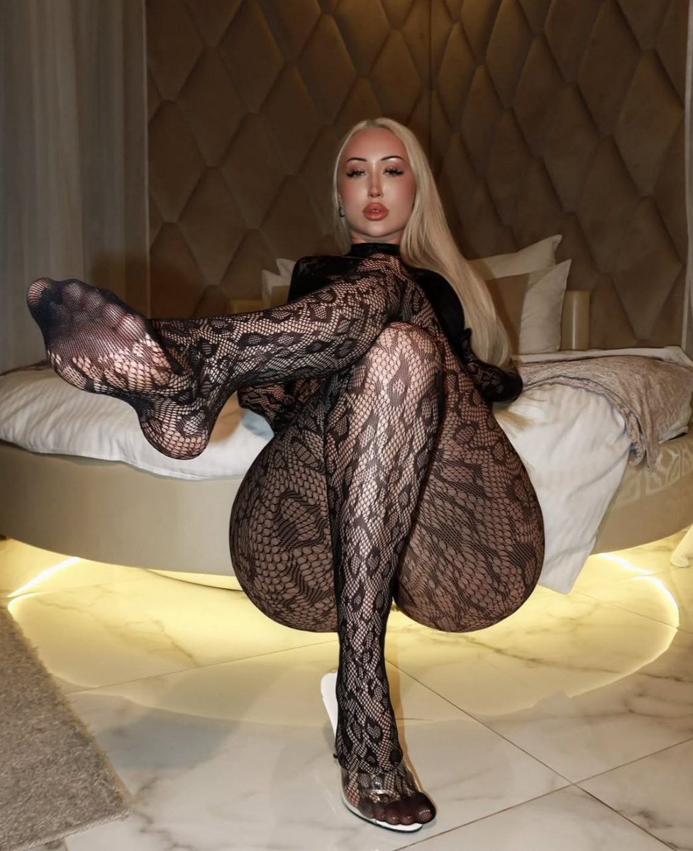 DABIMBOPRINCESS's tweet photo. ㅤ
⠀ ⠀This is how I look to gooners 
⠀ ⠀who loves Princess's feet more
⠀ ⠀than their pathetic lifes. 
ᅠᅠᅠᅠᅠᅠᅠᅠᅠᅠᅠᅠᅠᅠᅠ https://t.co/WpZzsCujbX