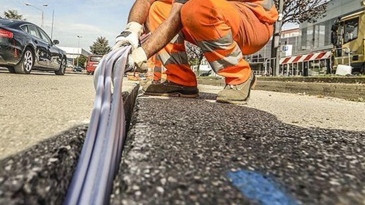 #canazei: da inizio agosto, la rete pubblica in fibra ottica ha raggiunto il Comune e le sue 1590 unità immobiliari. Con il centro della val di Fassa sono ad oggi 158 i Comuni trentini serviti con tecnologia FTTH (Fiber To The Home).
<a href="/TnDigit/">Trentino Digitale</a> ⤵️
ufficiostampa.provincia.tn.it/Comunicati/Can…