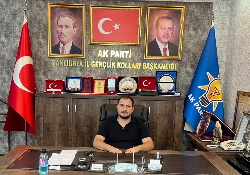ŞANLIURFA Gençliği İçin Her Daim Birlikte Özümüz’den Geleceğe Nöbetteyiz.

📌İl Başkanlığımız’da Bugün Nöbetçi İl Başkan Yardımcımız Can Yavuz

✏️Soru, görüş ve önerileriniz için sizleri İl Başkanlığımıza bekliyoruz… ☕️ 😎

#ÇAYBİZDENSOHBETSİZDEN #GüçlüGençlik #GüçlüTürkiye