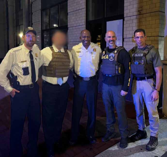 DEAHQ's tweet photo. A united front to #MakeDCSafeAgain. Thanks to MPD, #DEA, and other federal law enforcement for joining us on patrol last night. #GodBlessLE #OpTakeBackAmerica @DCPoliceDept https://t.co/LeHlS39tVf