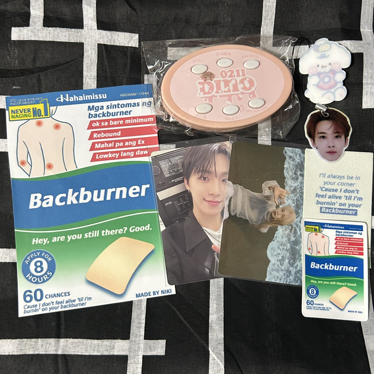 giveaway | svt ph 

Dino voice keychain, pc, jeonghan anik anik, backburner sticker and salonpas♡

• mbf
• like &amp; rt quoted twt
• tag moots

ends once all of them are sold!

#. svt scoups jeonghan joshua jun wonwoo woozi minghao mingyu seungkwan vernon dino keychain anik anik