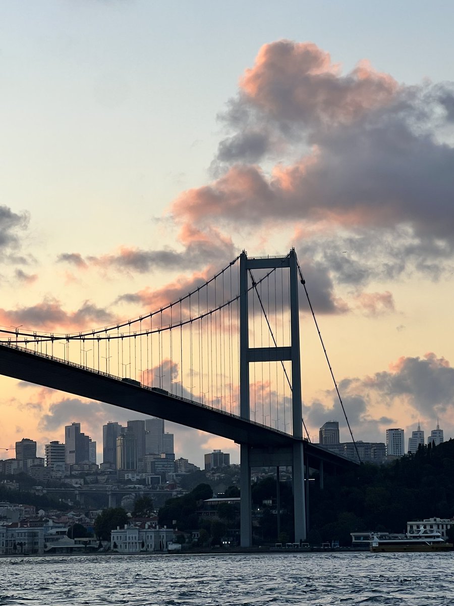 maybeonedayyy__'s tweet photo. c2 seviye istanbul bağımlılığı https://t.co/YEl1BDl4kP
