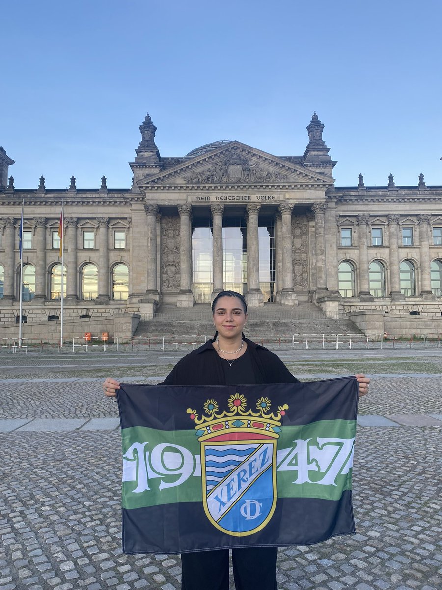 Siempre conmigo💙 

📍Paris 
📍Viena 
📍Budapest 
📍Berlín