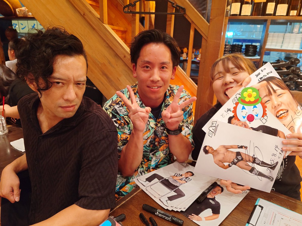 girabow's tweet image. くすおさんイベント終わり！
楽しかったよ〜！😊
#2AW　#WEEDS

ご飯も美味しかったけど写真を撮り忘れたので文字で。
一口餃子、いくらでも食べれそう！
つくね、タレがめちゃ美味しぃ！
鶏もも炭火焼き、柚子胡椒もニンニクもとても合う！
漬けうずら、味がしみてて好き！