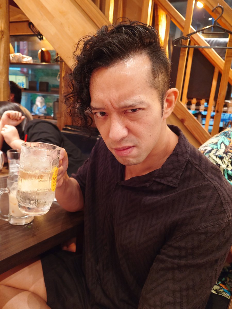 girabow's tweet image. くすおさんイベント終わり！
楽しかったよ〜！😊
#2AW　#WEEDS

ご飯も美味しかったけど写真を撮り忘れたので文字で。
一口餃子、いくらでも食べれそう！
つくね、タレがめちゃ美味しぃ！
鶏もも炭火焼き、柚子胡椒もニンニクもとても合う！
漬けうずら、味がしみてて好き！