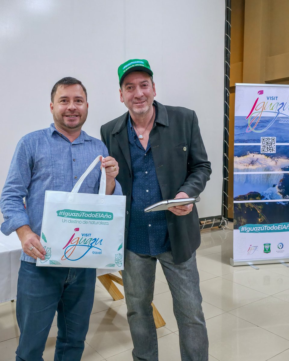 lucasleoigr's tweet photo. En #IguazuTodoElAño, incluso en tiempos desafiantes, seguimos promocionando y capacitándonos para las nuevas tendencias

Con gran éxito realizamos la Masterclass “CONECTA TURISTAS” con Alfredo Perotti, sobre cómo conectar destinos y viajeros en la era de la IA

#IguazuSomosTodos https://t.co/OJd9L6aCIq