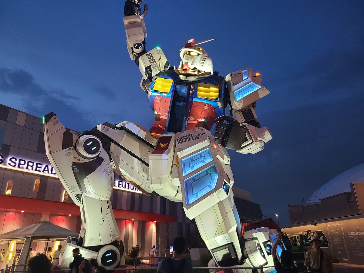 reeyaaaaaan's tweet photo. 大屋根リングを歩くのとガンダム見る為に万博来ました！
入場待ち1時間越えで体力使い果たしました。 https://t.co/Yrw4V0Syfa