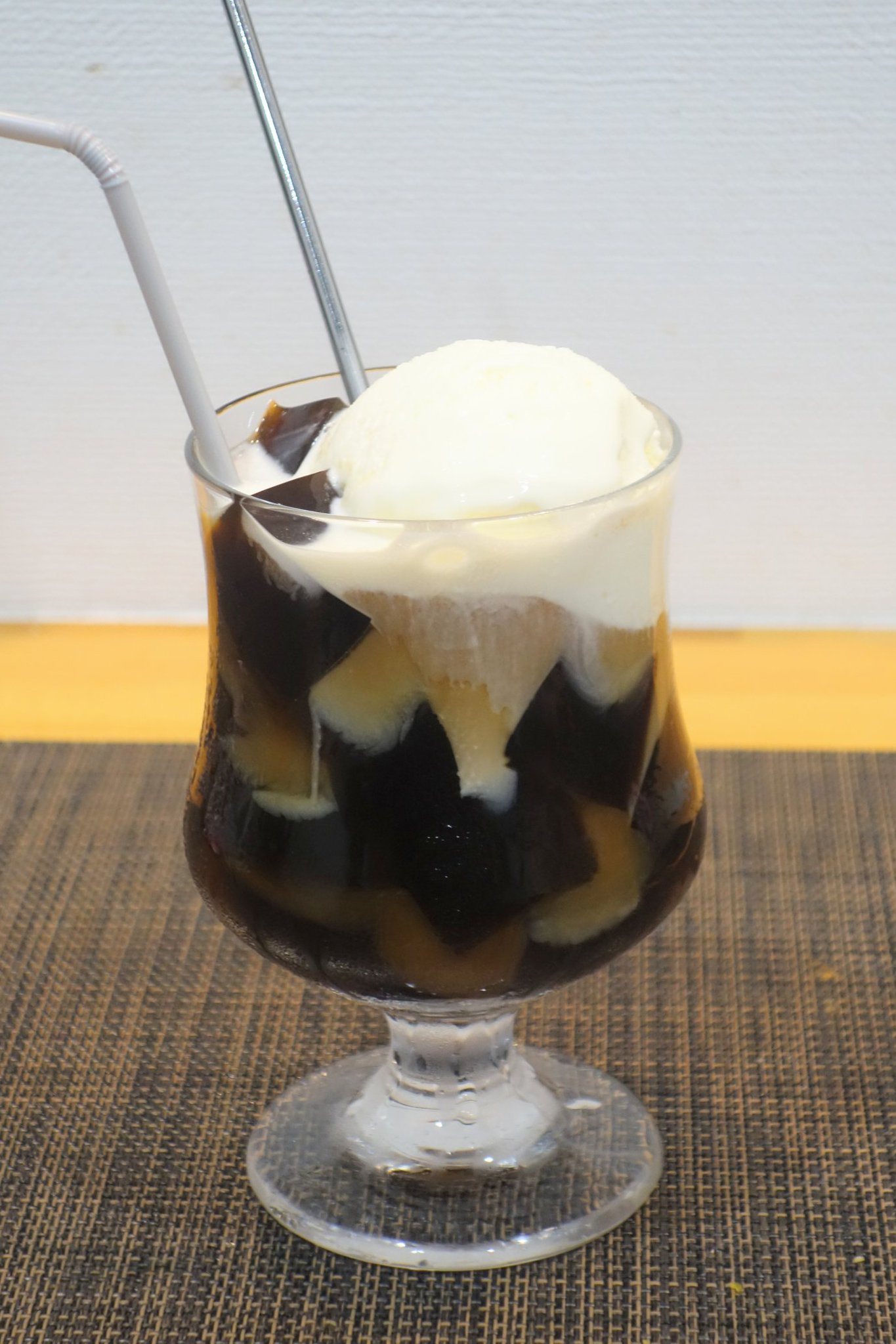 バニラアイス♡ページ 廃プラスチックからバニラアイス誕生？！「あんみつ羹＆抹茶