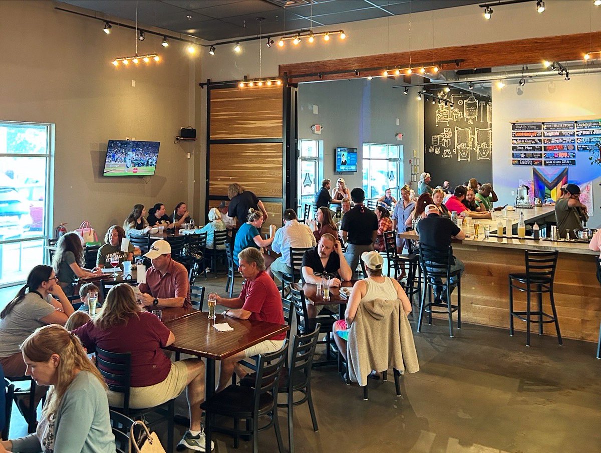 SMBbeer's tweet photo. ๐บ Thirsty Thursdays are best spent at the brewery! ๐ป
:
Come enjoy your day with us! We Open for Lunch @ 11am + Happy Hour from 4-6pm! ๐ป
:
:
#Thursday #Brewery #restaurant #marylandheights #dorsett #stcharles #crevecoeur #stl #stlouis #saintlouis #foodie #stlfood #explorestl https://t.co/jIdmIxzk7Q