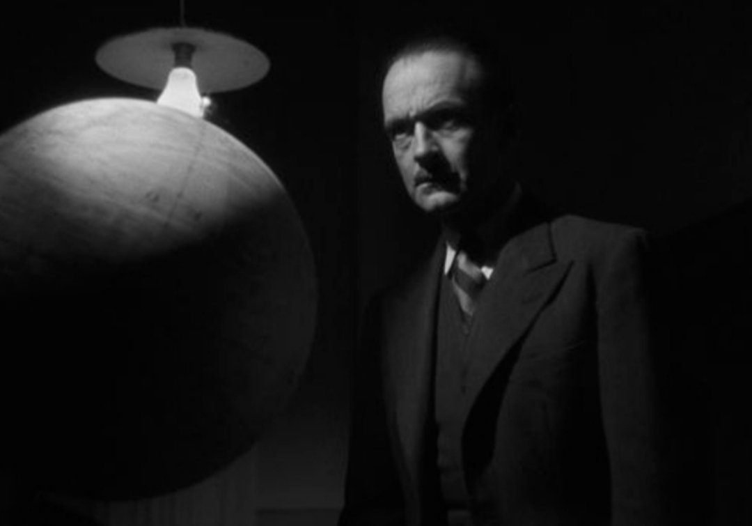 Rigodon61's tweet photo. Favorite Films 1940s

Ossessione (#Visconti, '43)
Le Corbeau (#Clouzot, '43)
La belle et la bête (#Cocteau, '46)
Last Spring (#Ozu, '49) https://t.co/l17vc6qDji