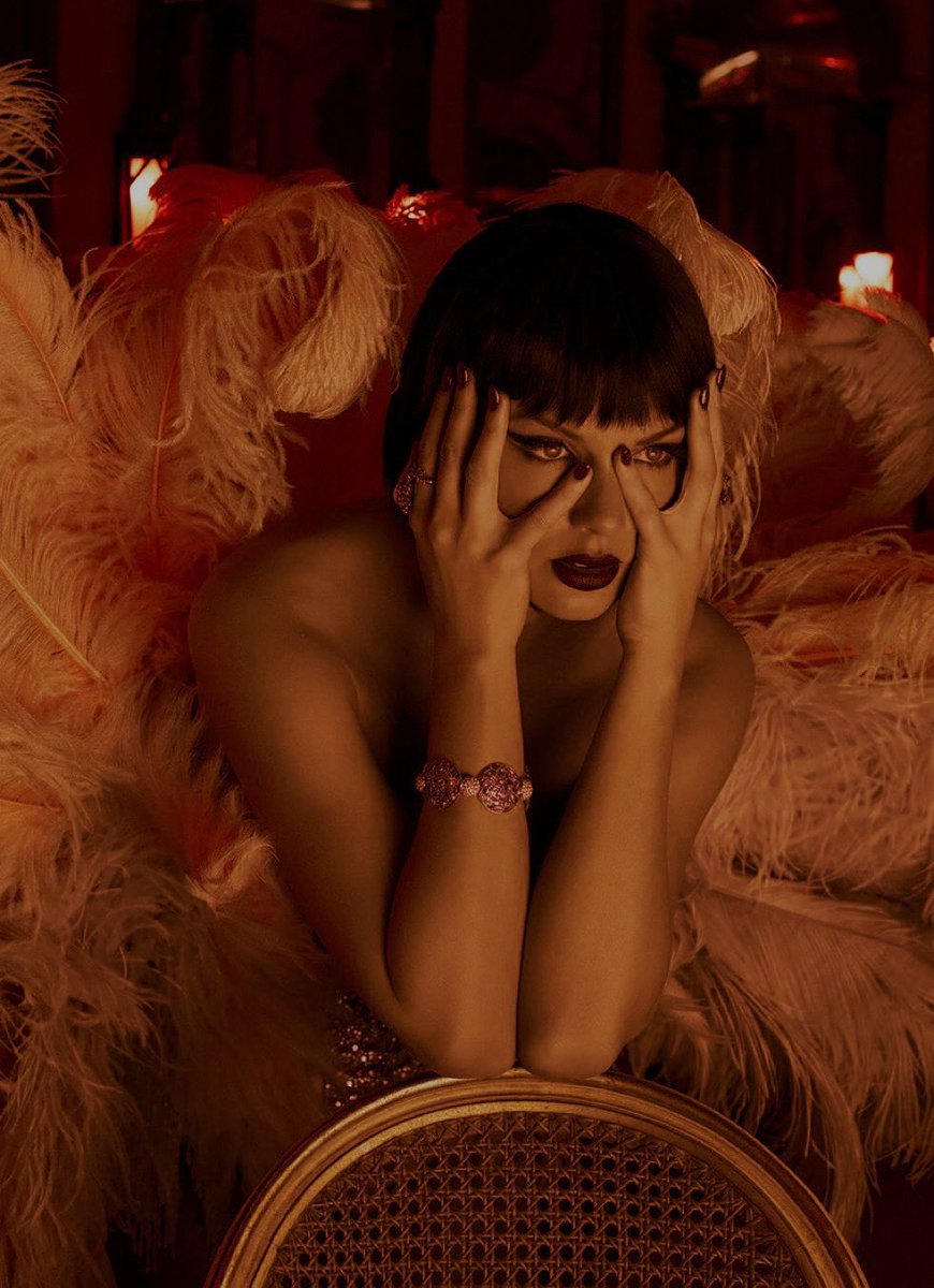 muristyle's tweet photo. NOVA VERSÃO DO THE LIFE OF A SHOWGIRL https://t.co/9JcqaUGojw
