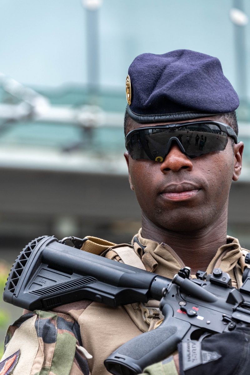 armeedeTerre's tweet photo. Même en plein été, ils veillent 🪖🇫🇷
Les soldats de l'opération Sentinelle restent mobilisés partout sur le territoire.

Leur mission ? Assurer la sécurité, dissuader toute menace et se tenir prêt à aider la population à tout instant 🫡

#FiersDeNosSoldats #SoldatsDeLaNation https://t.co/5dTvK30Rzn