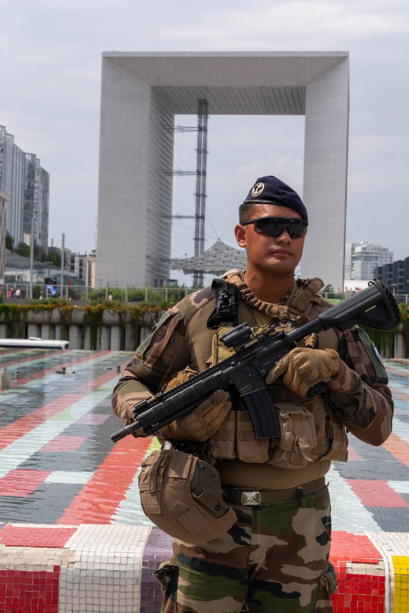 armeedeTerre's tweet photo. Même en plein été, ils veillent 🪖🇫🇷
Les soldats de l'opération Sentinelle restent mobilisés partout sur le territoire.

Leur mission ? Assurer la sécurité, dissuader toute menace et se tenir prêt à aider la population à tout instant 🫡

#FiersDeNosSoldats #SoldatsDeLaNation https://t.co/5dTvK30Rzn