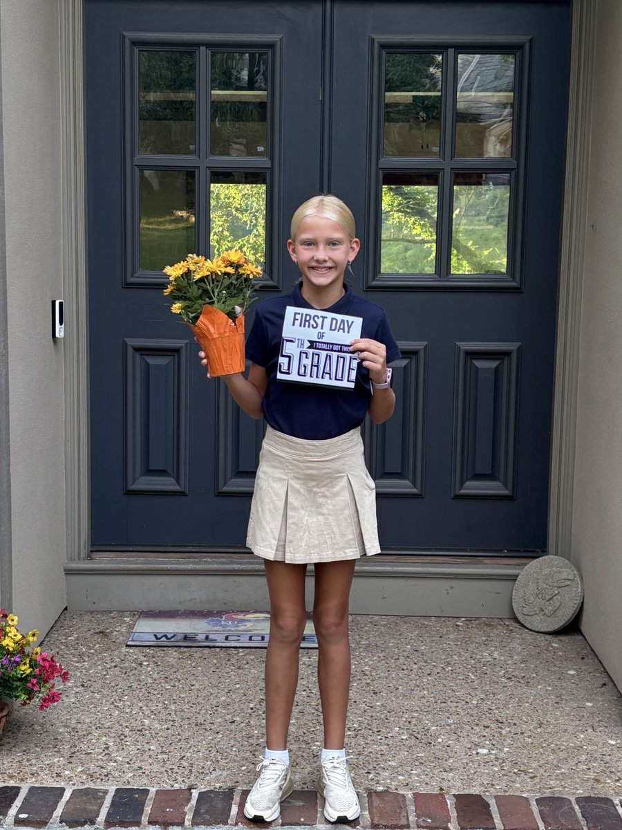 KUCoachKuhle's tweet image. 2nd and 5th graders are ready to start! Have a great year everyone! #firstdayofschool 📚✂️✏️