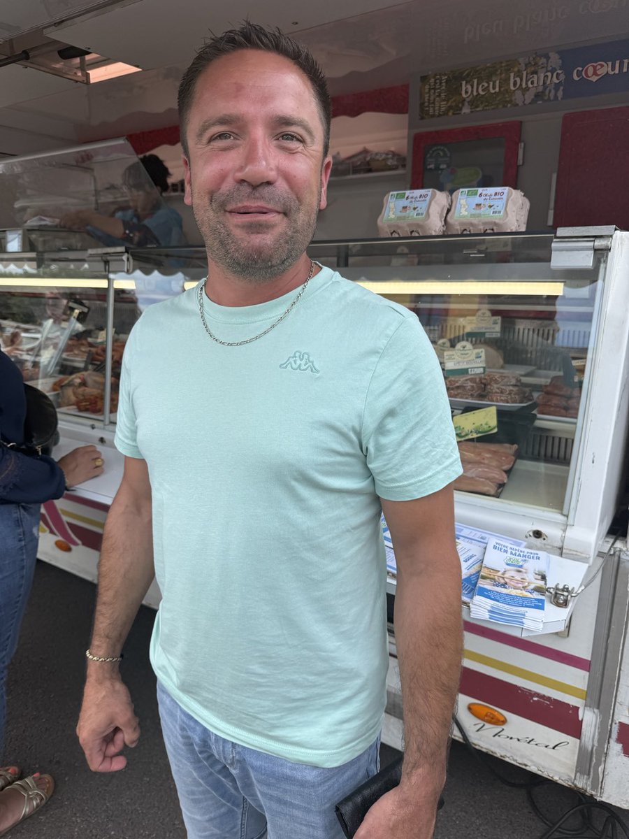 Aujourd’hui au marché de carterets ⁦<a href="/LaManche50/">Département de la Manche</a>⁩ Nathalie et Benjamin #LesCochonailles le nouveau duo « votre repère pour bien manger »⁦<a href="/BleuBlancCoeur/">Bleu-Blanc-Coeur</a>⁩ avec la visite d’un producteur de graine #lin #oléagineux #BodinNégoce en vacances ⁦<a href="/CotentinUnique/">Cotentin Uniqueᅠᅠᅠᅠᅠᅠᅠᅠᅠᅠᅠᅠᅠᅠᅠᅠᅠᅠᅠᅠᅠᅠᅠᅠᅠᅠᅠᅠᅠ</a>⁩ 24*C😎❣️