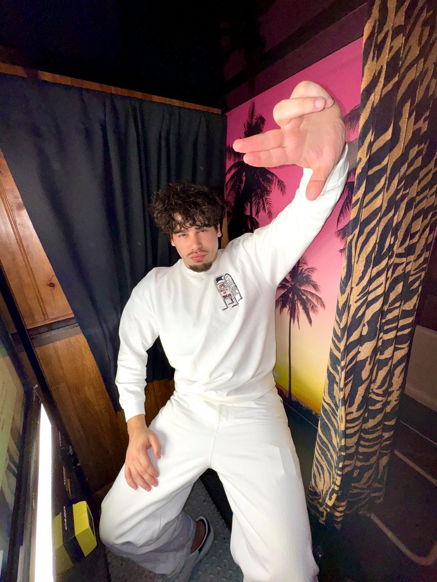 Adam Faybrem tweet media