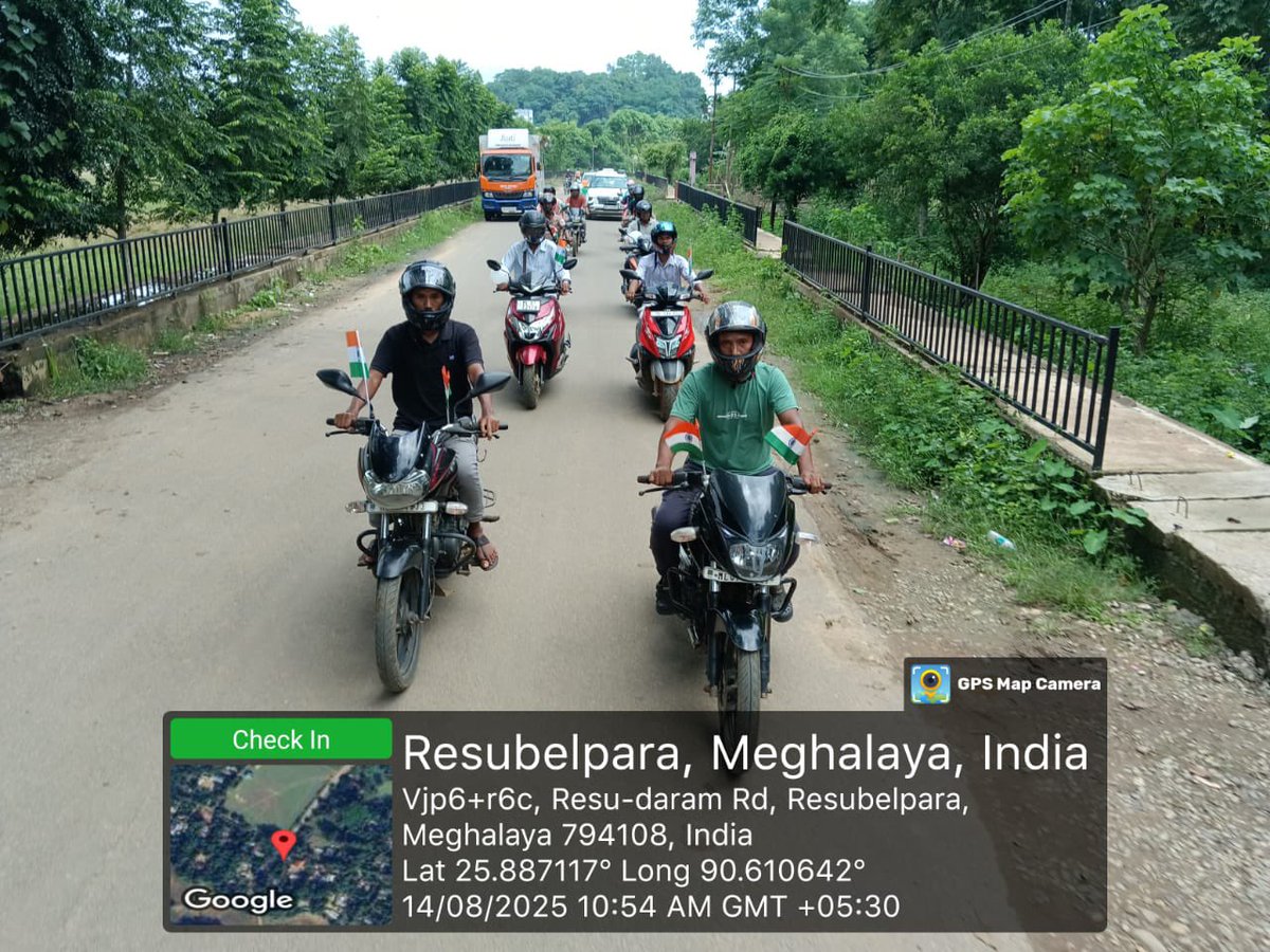 MssoSilk's tweet photo. The spirit of patriotism roared through the streets of North Garo Hills as CSB P-4 Mendipathar &amp; P-3 Rompara came together for a vibrant Bike &amp; Car Rally under #HarGharTiranga 🇮🇳. United in colours, united in purpose—celebrating India’s pride &amp; unity. @csbmot @TexMinIndia https://t.co/zBmazWh9yB
