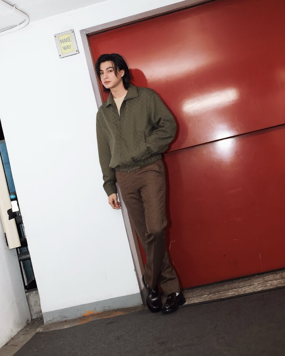SomTense's tweet photo. เท่ๆ หล่อๆ ยกให้คณาวุฒิ💚❤️
#GucciPreFall25
#Gucci
@gucci
#GulfBAGucci
GULF KANAWUT
@gulfkanawut
#GulfKanawut
#กลัฟคณาวุฒิ https://t.co/M15gmf5Oc4