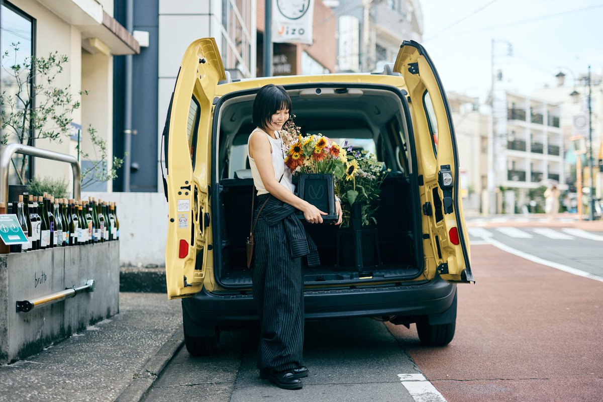 caco_florist's tweet photo. 車と仕事と私🚗💐🐸 
📸@wataru51 https://t.co/uPMQxXxA9i