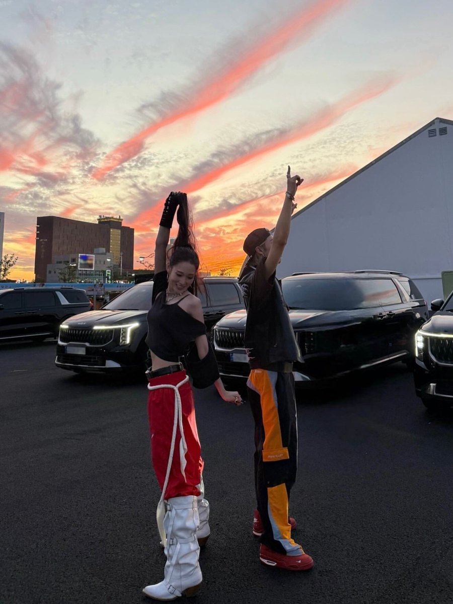 [📸] 250814 #WOOCHAN Instagram Update with Annie

#ANNIE #애니 #ADP #ALLDAYPROJECT #올데이프로젝트