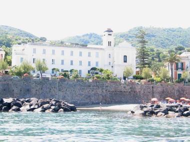 🌊✅ Monitoraggio delle acque di balneazione. Parametri microbiologici sono ritornati nei limiti a #CasamicciolaTerme - tratto "Perrone".  
Il Comune è stato informato per i provvedimenti di competenza.  
Consulta i dati⬇️
portale.arpacampania.it/widget/web/bal…