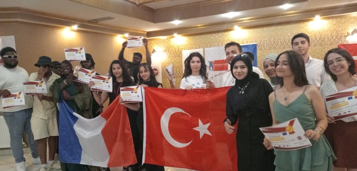 İSKENDERUN TEKNİK ÜNİVERSİTESİ ÖĞRENCİLERİNDEN ERASMUS+ DENEYİMİ Hatay Vakfı’nın koordinatörlüğünde ve Türkiye Ulusal Ajansı’nın desteğiyle yürütülen Erasmus+ Gençlik Değişimi projesi, 1-7 Temmuz 2025 tarihleri arasında başarıyla gerçekleştirildi.  iste.edu.tr/haber-merkezi/…