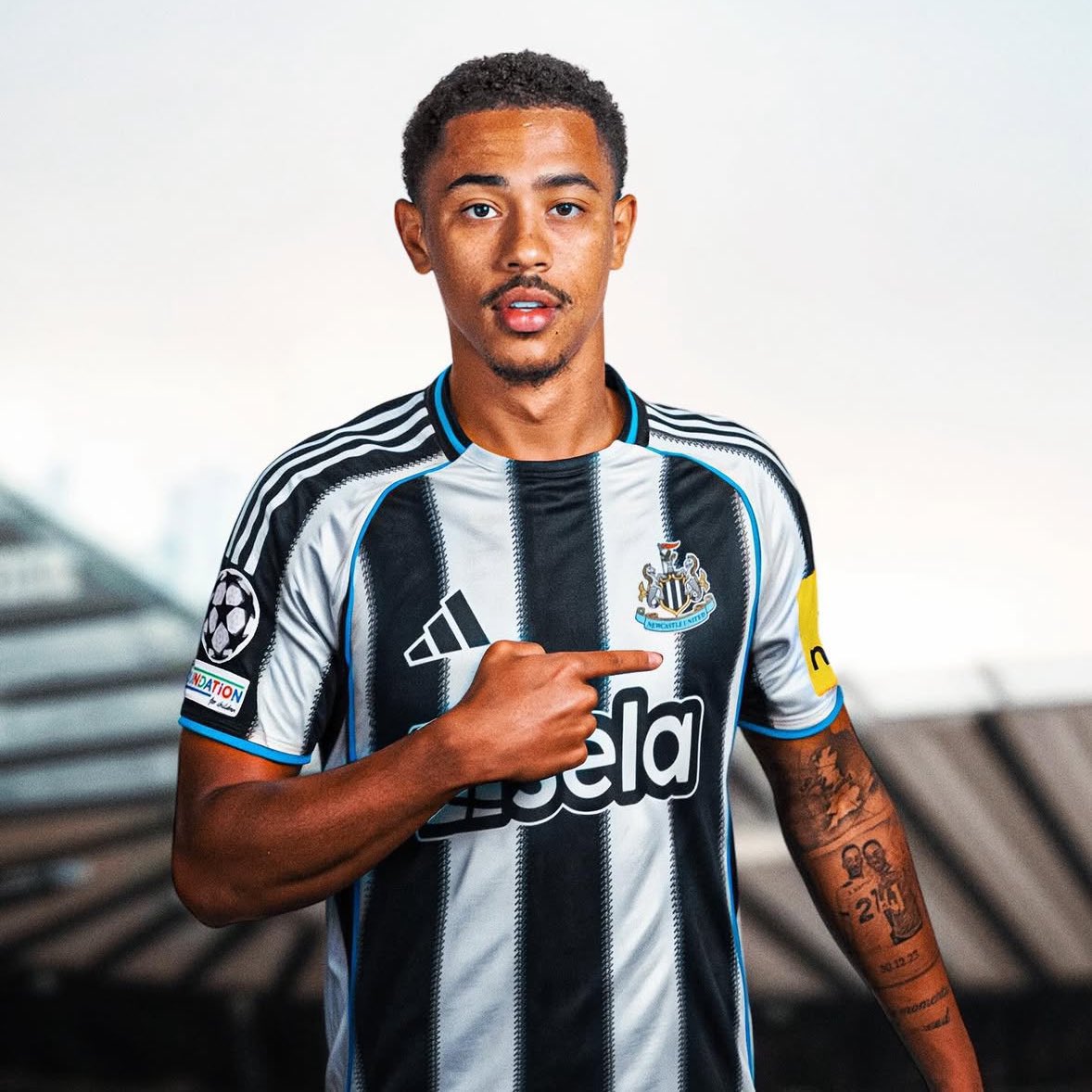 ℕ𝕌𝔽ℂ𝓞𝓵𝓲𝓿𝓮𝓻 (@oliverboydnufc) on Twitter photo 🚨JUST IN: Jacob Ramsey to Newcastle United — here we go from Romano!
The midfielder will be sold for £40 million from Aston Villa, as he completes his medical “right now”.
The player “strongly wanted Newcastle”.
Hear that?
#NUFC ✍️(<a href="/FabrizioRomano/">Fabrizio Romano</a>) 🚨JUST IN: Jacob Ramsey to Newcastle United — here we go from Romano!
The midfielder will be sold for £40 million from Aston Villa, as he completes his medical “right now”.
The player “strongly wanted Newcastle”.
Hear that?
#NUFC ✍️(<a href="/FabrizioRomano/">Fabrizio Romano</a>)