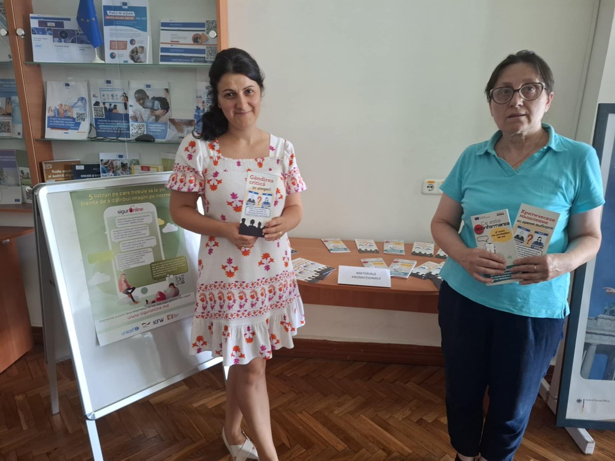BiblioNationala's tweet photo. Publicațiile #StopFals / #API :📘„Ce este #dezinformarea .. si 📘 „Gândirea critică în #alegeri..” sunt promovate în spațiile #BNRM de către trainera de #educațiemedia N. Ghimpu.
▶️🏛️Parter BNRM, bl. 1, 2
https://t.co/fq4zILU3DF
▶️🟦Spațiul expoziț. #CPESC
https://t.co/g1xfTZQO6s https://t.co/QW8PB0ApeM