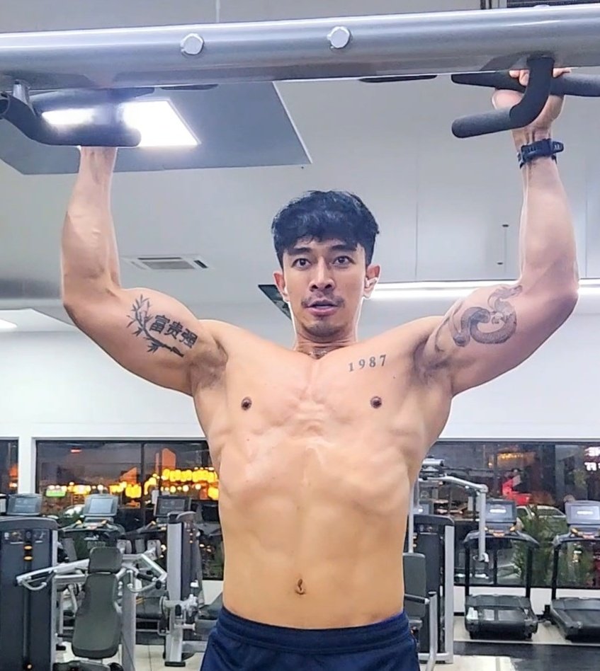ปีก จง...งอกกกก

#ปีก #หลัง #ไหล่ #แขน
