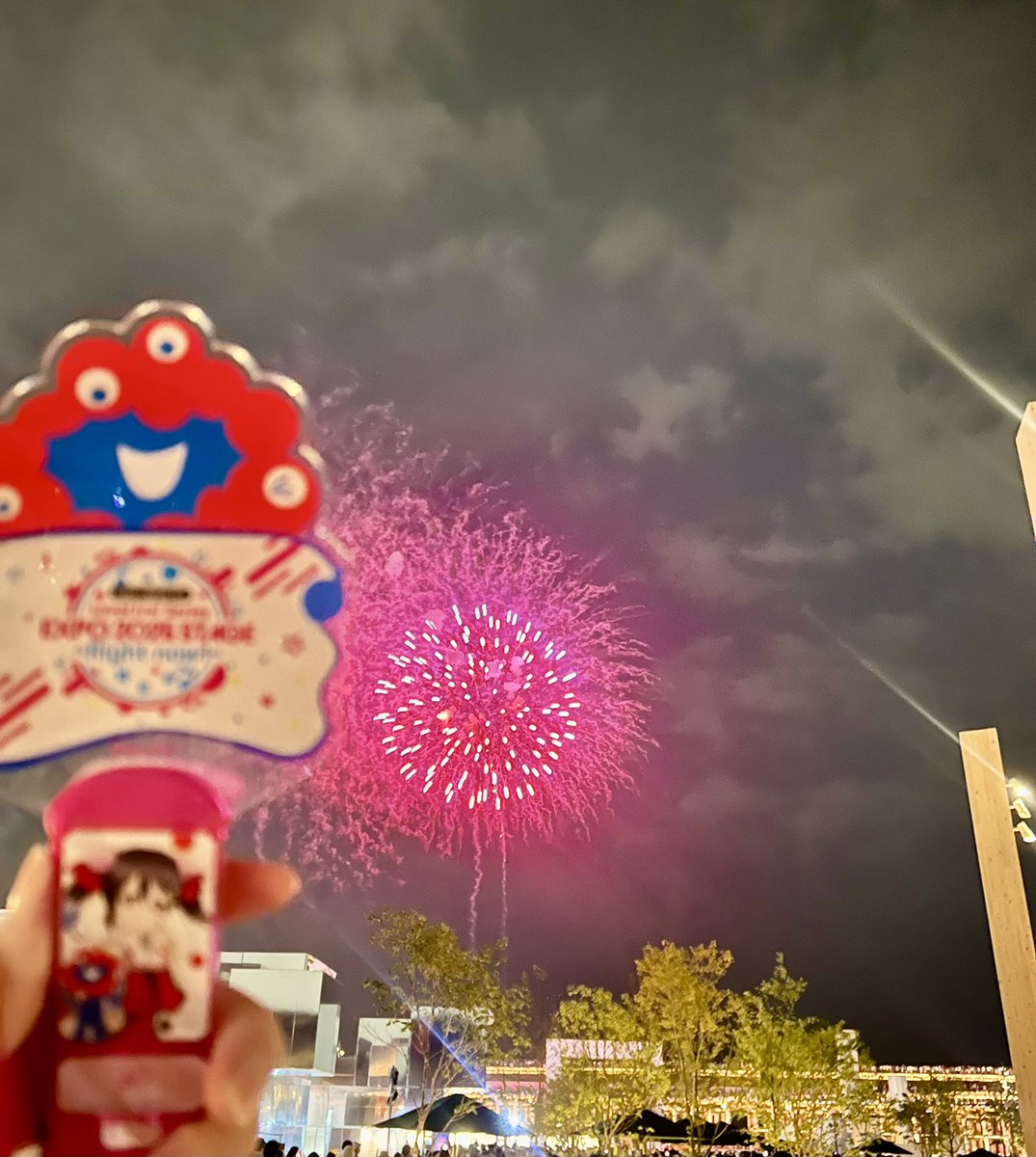 万博ラブライブ楽しすぎだった(°▽°)

うっちーセンターの夏色えがおとかやばいって‼︎からのみゃっくみゃっくみゃーって‼︎‼︎
輝夜も大好きなのでちゃんと出来ましたよ‼︎
そしてやはり真姫ちゃーんなにが好き？できたの最高

びしょ濡れになりながらのライブめっちゃ気持ちよかったb