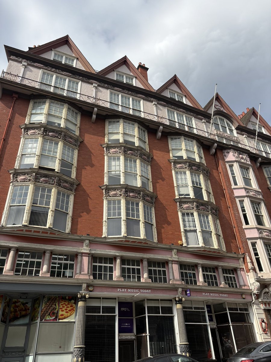 🌱Mark adams (@markyoatcake) on Twitter photo A slow meander down to the Quayside this morning and an even slower amble back up to the station. 
Some of the buildings in Newcastle are so ornate, an example are these windows. 
I hope you’re all having a good day.😊
#Newcastle #RiverTyne A slow meander down to the Quayside this morning and an even slower amble back up to the station. 
Some of the buildings in Newcastle are so ornate, an example are these windows. 
I hope you’re all having a good day.😊
#Newcastle #RiverTyne