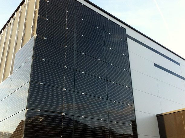 PLACOTOPO's tweet photo. 🌞 Découvrez l'alliance parfaite entre tradition et innovation avec Placotopo et ses panneaux solaires intégrés dans l'architecture africaine. Une solution durable pour un avenir énergétique meilleur ! 🌍✨ #Innovation #ÉnergieRenouvelable https://t.co/TKLUwsPoej