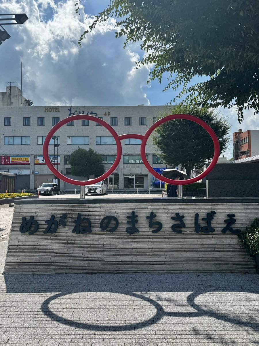 3869camp's tweet photo. 大阪で心置きなく遊んでようやく仕事
めがねのまち福井県鯖江市へ

メーカーさんに挨拶まわりから工場見学
めがね作り体験もさせてもらった

連日の懇親会で飲み過ぎて胃が死ぬ

帰りはまた大阪に戻って串かつだるまでやっと名物らしいもの食えた

関西で一週間、暑かったけど満喫
また行きたい https://t.co/qSaIN39nWZ