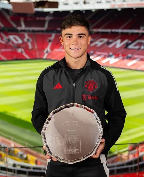 🚨 ستيفين رايلستون  - MEN | 

مانشستر يونايتد مستعد للسماح لهاري أماس بالانتقال إلى شيفيلد وينزداي على سبيل الإعارة من أجل ضمان مشاركة اللاعب بانتظام.